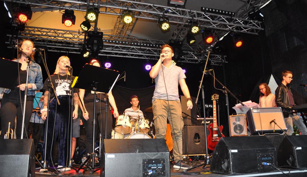 Einen grossen Auftritt hatten die Talentschüler an der Altstätter Kulturwoche. Sie haben musiziert, die Abzeichen gestaltet und Wäschestücke hergestellt, die im Städtli aufgehängt waren.  Einen grossen Auftritt hatten die Talentschüler an der Altstätter Kulturwoche. Sie haben musiziert, die Abzeichen gestaltet und Wäschestücke hergestellt, die im Städtli aufgehängt waren.