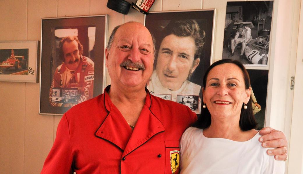 Seit 38 Jahren kümmern sich Ferrari-Fan Robert (Röbi) und Eva Sieber um das Wohl ihrer Gäste. Jetzt gehen sie in Pension. 