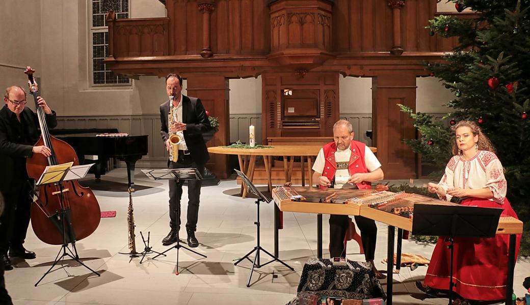 Peter Lenzin (Saxofon) und das Trio Anderscht zauberten in der Kirche Wolfhalden stimmungsvolle und vielfältige Klangbilder. 