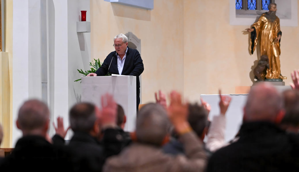 Kirchbürgerversammlung nimmt Rechnung, Budget und Steuerplan einstimmig an