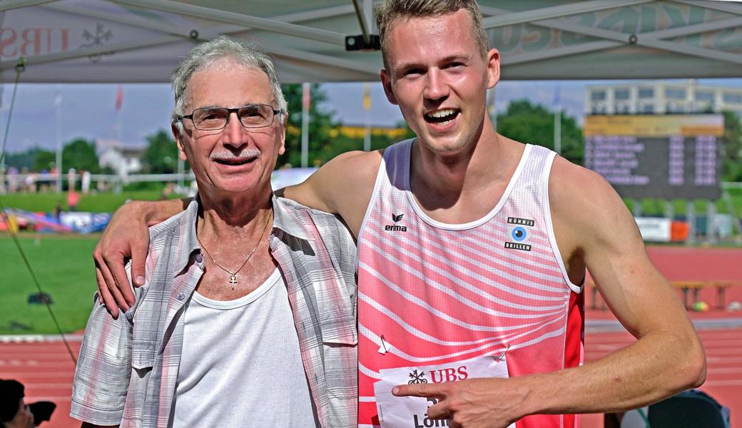 Daniel Löhrer mit seinem Trainer Martin Steger: Für beide hat das Olympiastadion in München eine sehr grosse Bedeutung. 