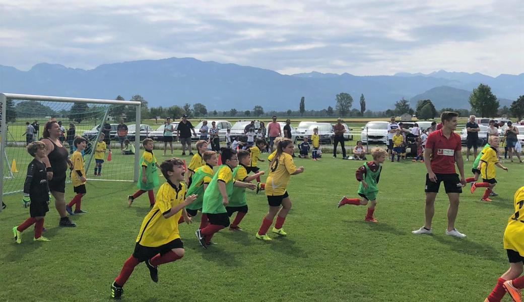 Das Fussballcamp bietet den Kindern viele Möglichkeiten.