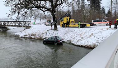 Selbstständig aus dem Kanal befreit