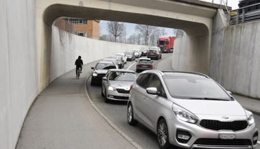 Zwei Staus treffen ausgerechnet vor einer Baustelle mit Einbahnverkehr aufeinander