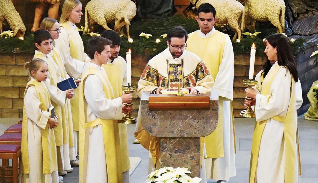 Die Messe in der Pfarrei St. Nikolaus. 