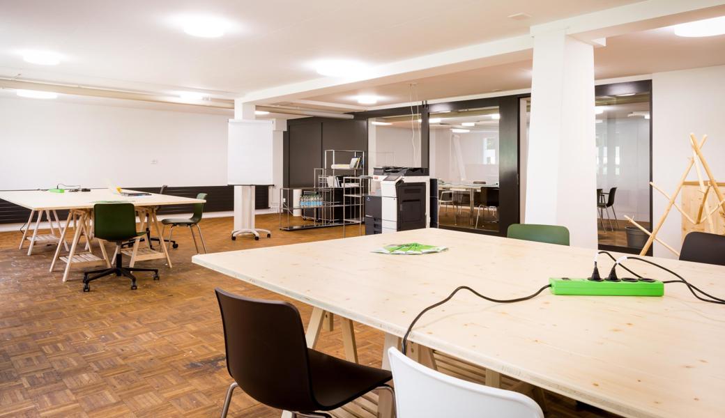 Ein Coworking-Space wie der Frischloft in Appenzell bietet Arbeitsplätze, Sitzungszimmer und eine moderne technische Infrastruktur. 