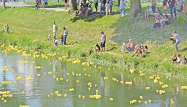Entenrennen und Binnenrace lockten Hunderte Besucher an den Kanal