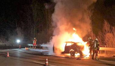 Autobrand auf der A13