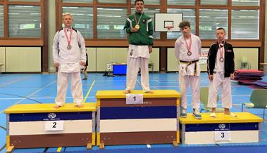 Der U14-Karateka Elija Sieber gewinnt in Frenkendorf Gold
