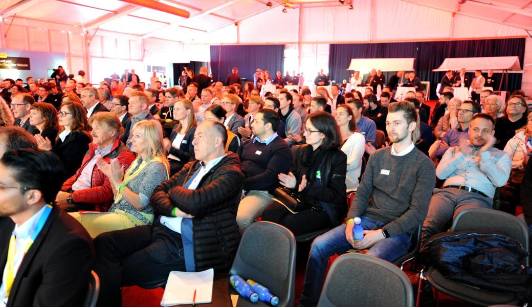 Rund 300 Besucher kamen ans Startup-Forum. Weil die Ideen und Erkenntnisse der jungen Referenten auch für gestandene Geschäftsleute wertvoll sind, fanden sich auch solche im Publikum. 