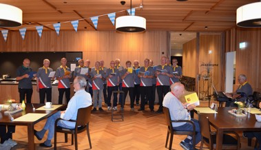 Männerchor zu Gast im Zehntfeld