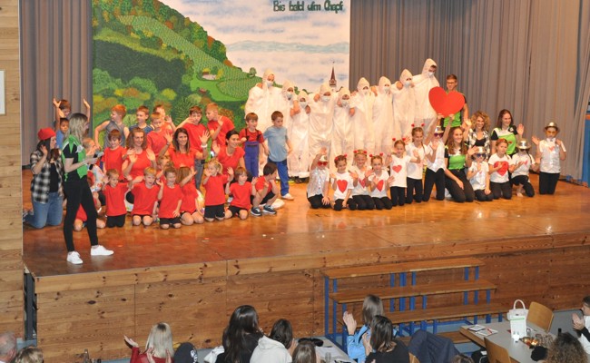 Eine umjubelte Hochzeit auf der Bühne des STV Eichberg