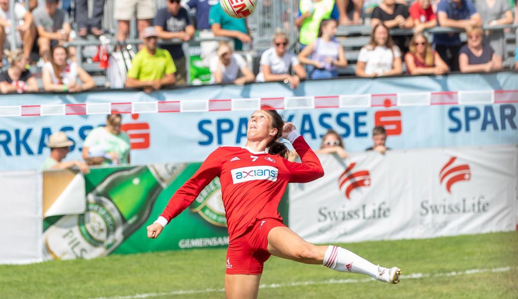 Anschlägerin Tanja Bognar führt die Schweiz zur Bronzemedaille.