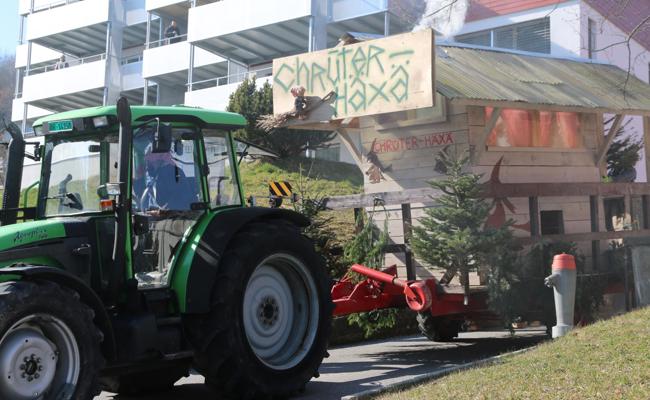 Fasnachtsumzug mit allem Drum und Dran