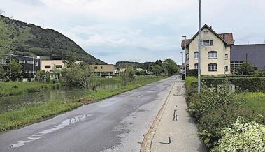 Mauerbau entlang  dem Binnenkanal startet