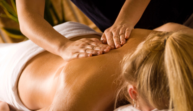 Die Liege des Lügens: Oder weshalb ich nicht gerne massiert werde