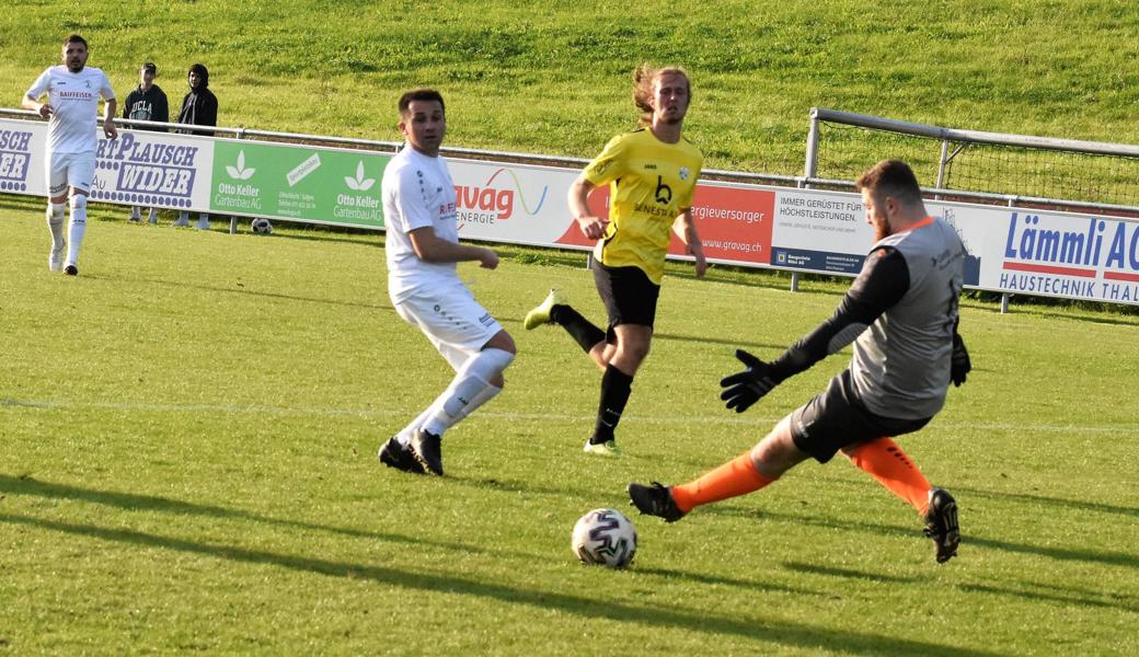 Slobodan Aksic (links) erzielt sein erstes von zwei Toren zum 3:0. Der Staader Offensivspieler hat zudem drei Treffer vorbereitet. 