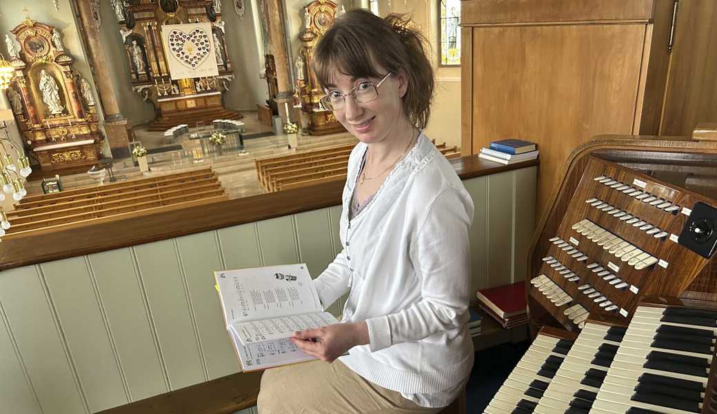 Organistin Michaela Loher wird den Kinderchor leiten. 