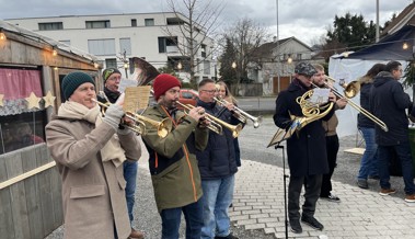 Auer Adventsmarkt wie immer mit schönem Rahmenprogramm und vielen Besuchenden