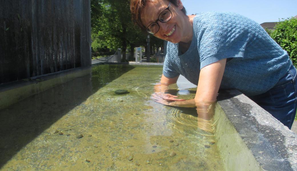 Für das Armbad eignet sich jeder Brunnen. 