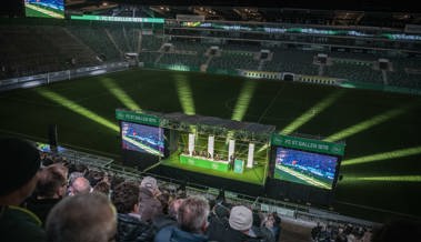 Der nächste Schritt: Bürgerversammlung im Fussballstadion?