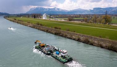 Wissenschaftler baggern im Rhein