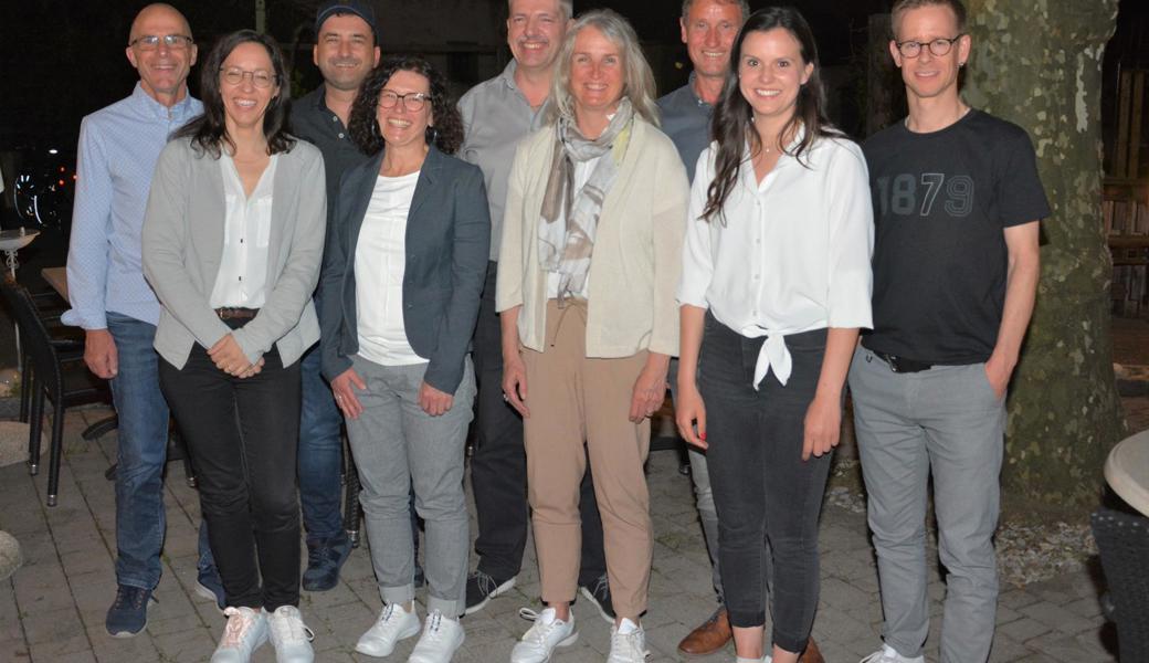 An der GV des TC Oberriet (von links): Präsident Rolf Pfister, Kassierin Karin Breu-Egelhofer, Vizepräsident Ryan Calonder, Administratorin Manuela Hutter, Hans Benz (Sport-verein-t), Corinne Wörnhard (Junioren), Christian Baumgartner, Rebeca von Sury (Junioren) und Spielleiter Diego Sieber. Es fehlt: Kassier Mauritius Berchtel.