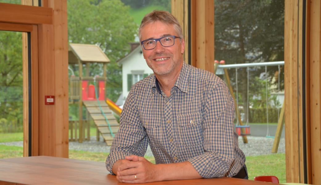 Pfarrer Klaus Steinmetz hat das Projekt SolarKirche lanciert. Er verbindet Ökologie und Diakonie.