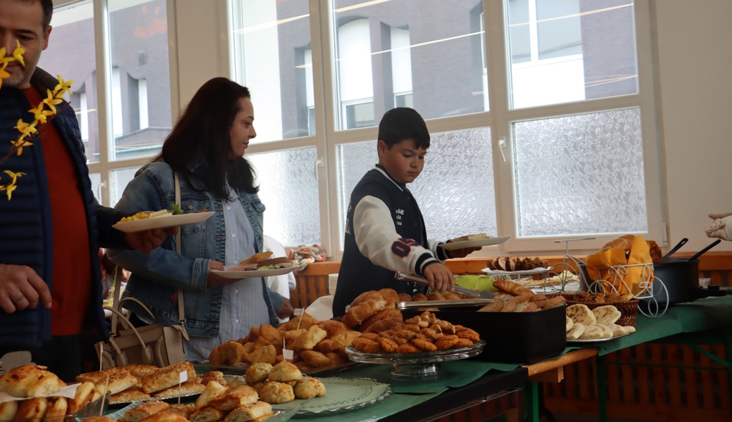 Das reichhaltige Buffet hielt zahlreiche Spezialitäten bereit. 