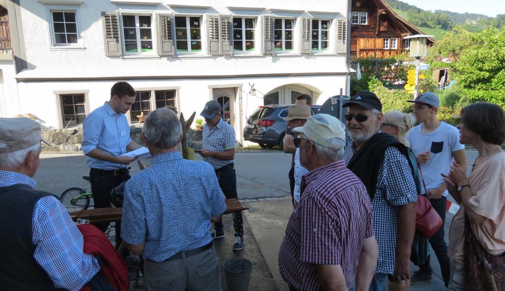 Urs  Castellazzi, Präsident der Museumskommission, eröffnete die jüngste Ausstellung