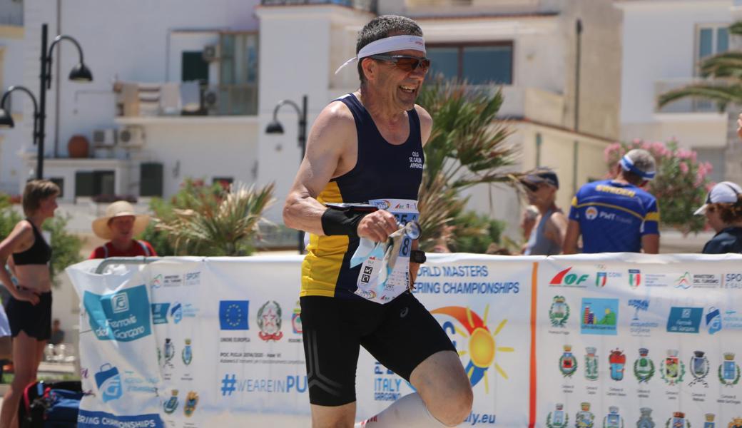 Mario Ammann rennt in Apullien dem Ziel entgegen.