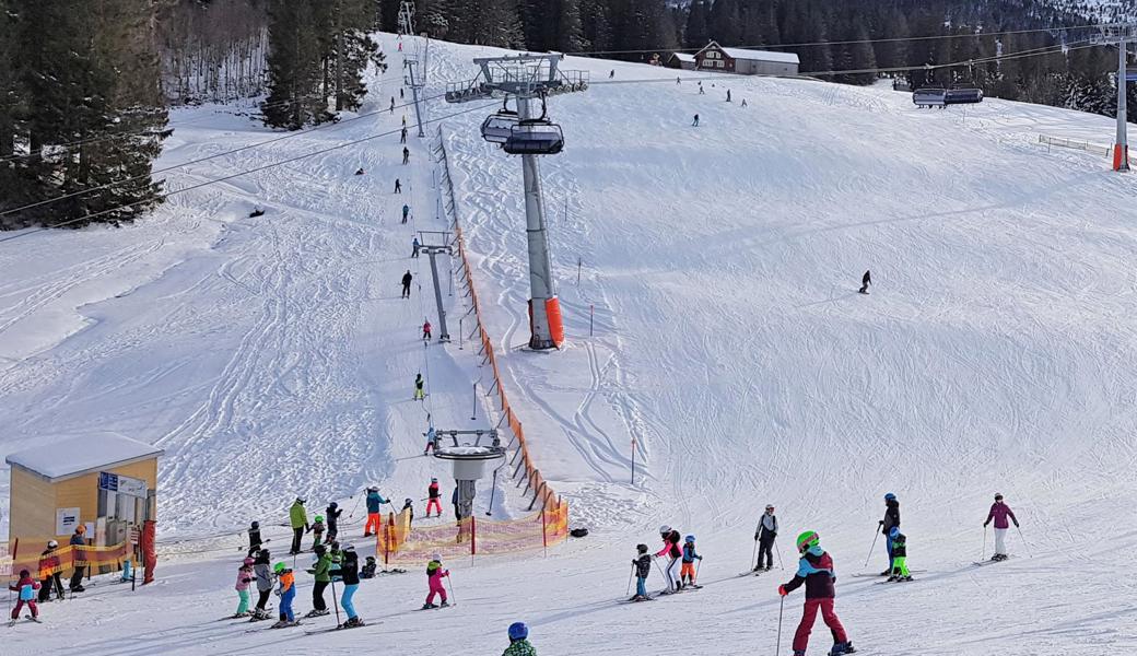 Kein Gedränge vor dem Skilift und viel Platz auf den Pisten: Im Obertoggenburg kann ungefährdet Wintersport betrieben werden.