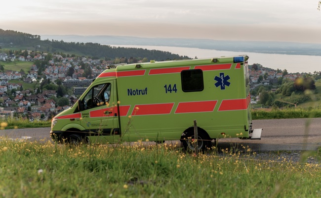 Aktion des Rettungsdienstes zum Tag der Nummer 144 am 14.4.