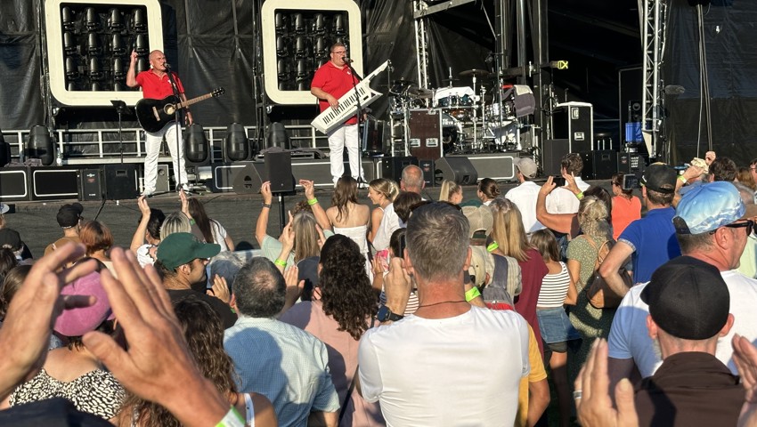 Die Partyhelden spielten ihren Hit «Dini Seel ä chli la bambälä la» auf der OpenAir Bühne am Kronberg.