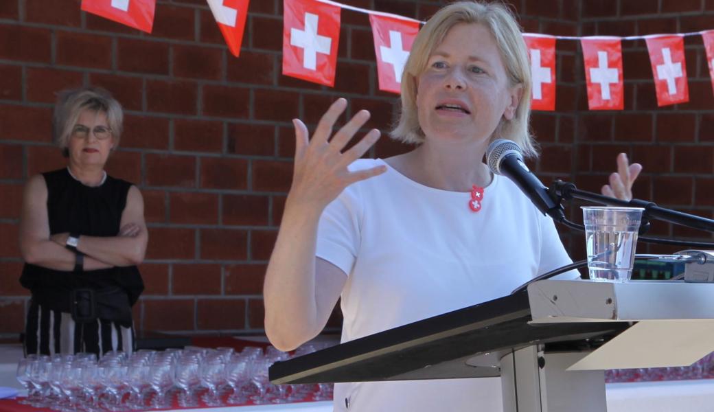 Esther Friedli nahm erstmals an der Widnauer Bundesfeier teil, für Christa Köppel (hinten) war es die letzte als Gemeindepräsidentin.