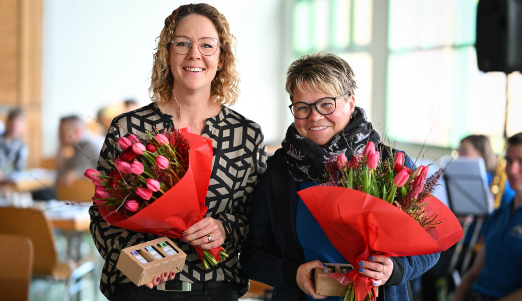 Bei Nadja Dintheer (rechts) und Aline Keel liefen die organisatorischen Fäden des Marbacher Suppentages zusammen. 