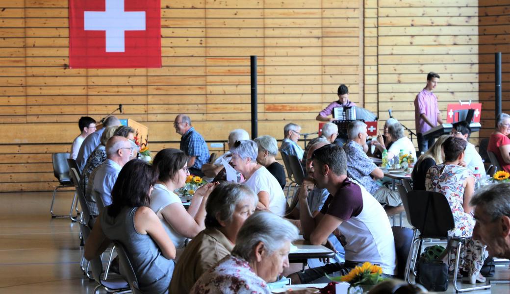 Die Gemeinde offerierte den Gästen die Verpflegung. 