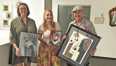 Die 21-jährige Widnauerin Linda Künzler steht vor ihrer ersten Ausstellung