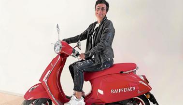 Brigitte Keller-Hohl gewinnt eine kultige Vespa