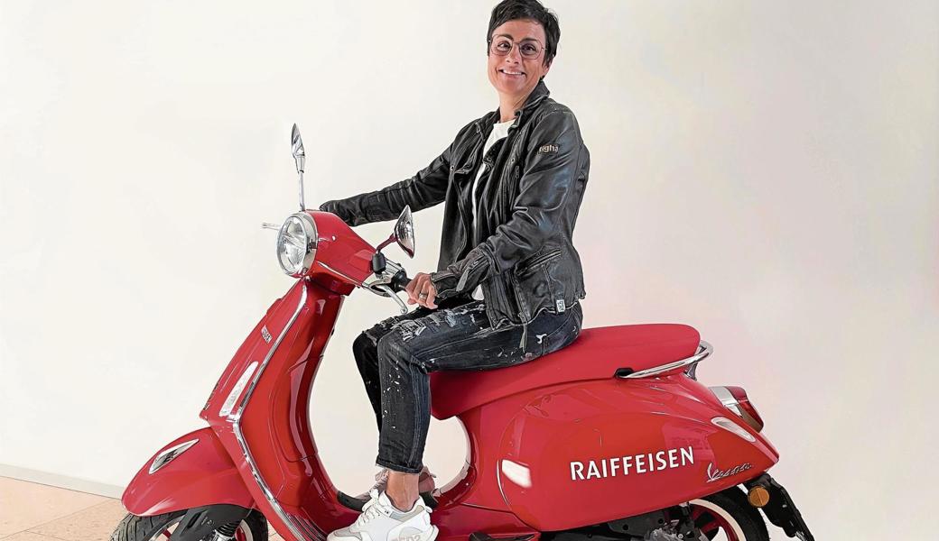 Brigitte Keller-Hohl gewinnt eine kultige Vespa