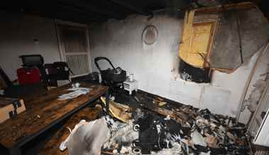 Brand in Zweifamilienhaus: Bewohner per Leiter aus erstem Stock evakuiert