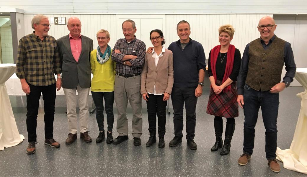 Präsident Hans Koller (rechts) mit den Jubilaren (von links): Othmar Wüst, Peter Jutz , Anke Bertrand, Pedro Schöb, Hanna Hutter-Roth, Gilbert Hutter und Marion Spirig. 