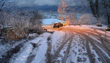 Selbstunfall auf verschneiter Bergstrasse