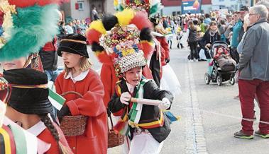 Farbenfrohes Fest bis Mitternacht