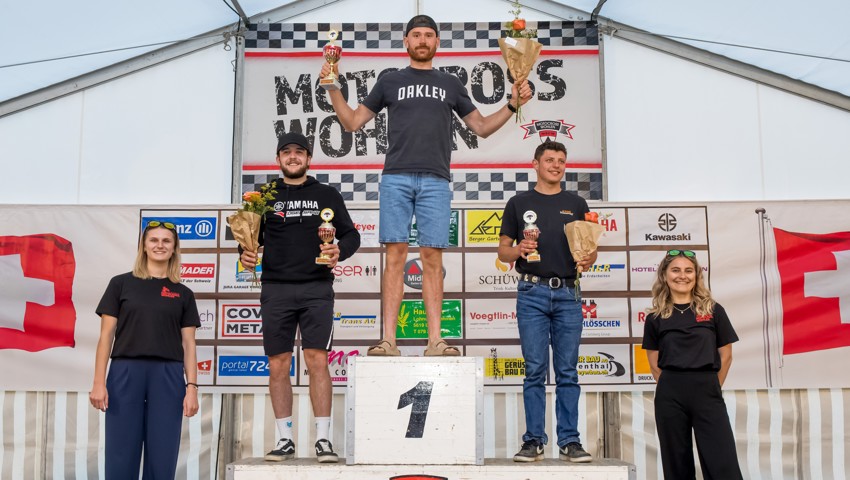Luca Büchel (Mitte) gewann vor Dario Riesen (links) und Kimi Brunschwiler.