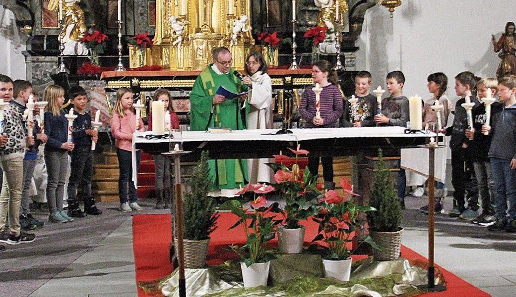 Im Gemeindegottesdienst erneuerten die Kinder ihr Taufversprechen. 