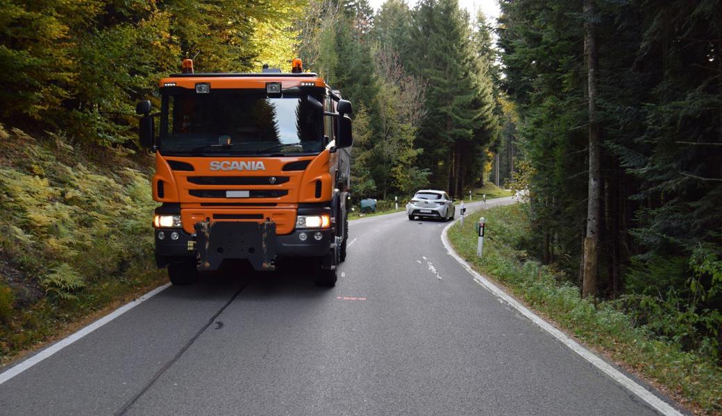 Auf der Strasse von Wolfhalden nach Lachen geschah die Streifkollision.