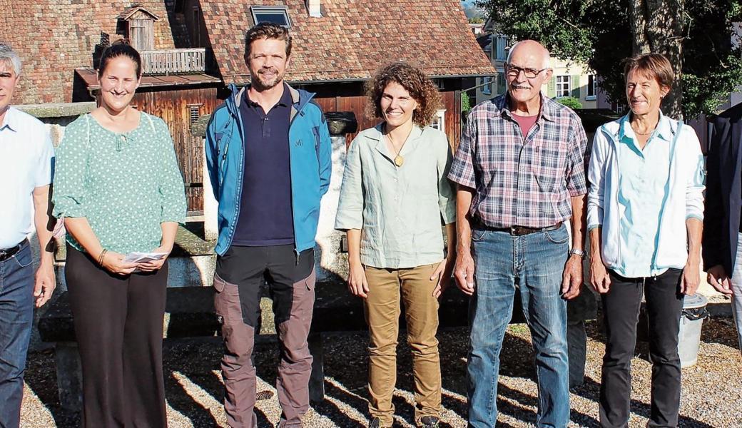 Von links: Paul Kleiner (Gemeinderat), Melanie und Sebastian Pfeiffer-Paus (1. Platz), Sonja Halter (Haus Ziel), Walter Herter (3. Platz), Anna Steffen (2. Platz), Andreas Eggenberger (Gemeindepräsident Rebstein). 