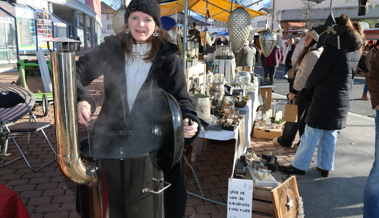 Dampfender Glühwein und Kerzendeko: Novembermärtli läutet Saison der Adventsmärkte ein