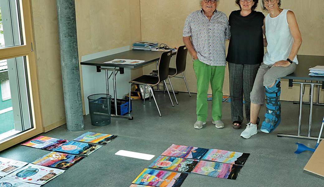 In der Jury wirkten (von links) der Diepoldsauer Künstler Küfas, Silvia Hermann-Segmüller und Beatrix Müggler mit.